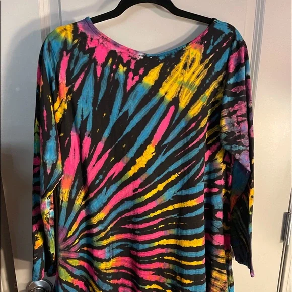NWT.  Tye Dye Hippie, Boho Sacred Threads Blouse Onesize.  CL/GR - Picture 5 of 7